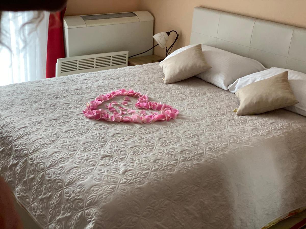 Hotel Aurora بولا المظهر الخارجي الصورة