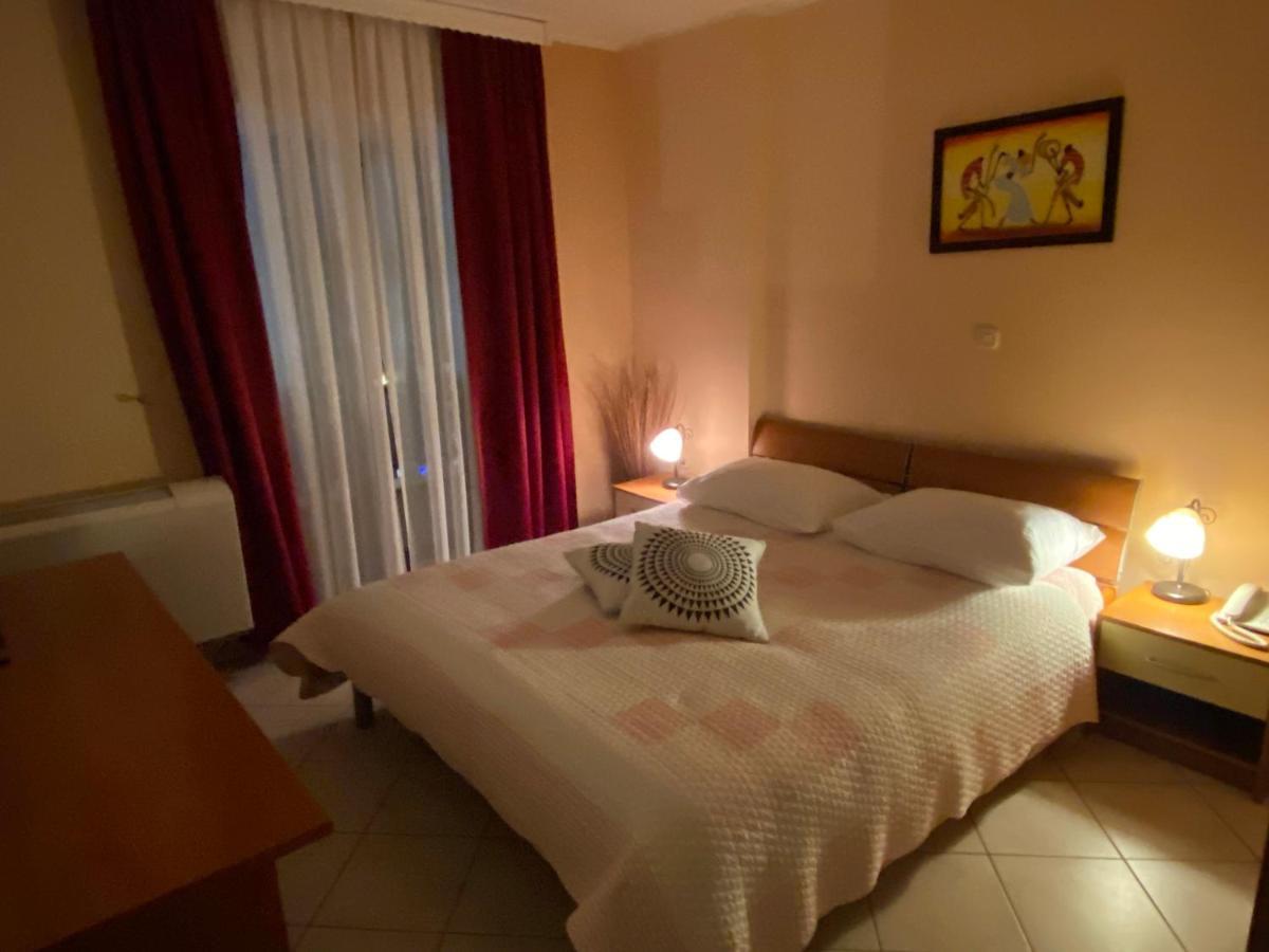 Hotel Aurora بولا المظهر الخارجي الصورة