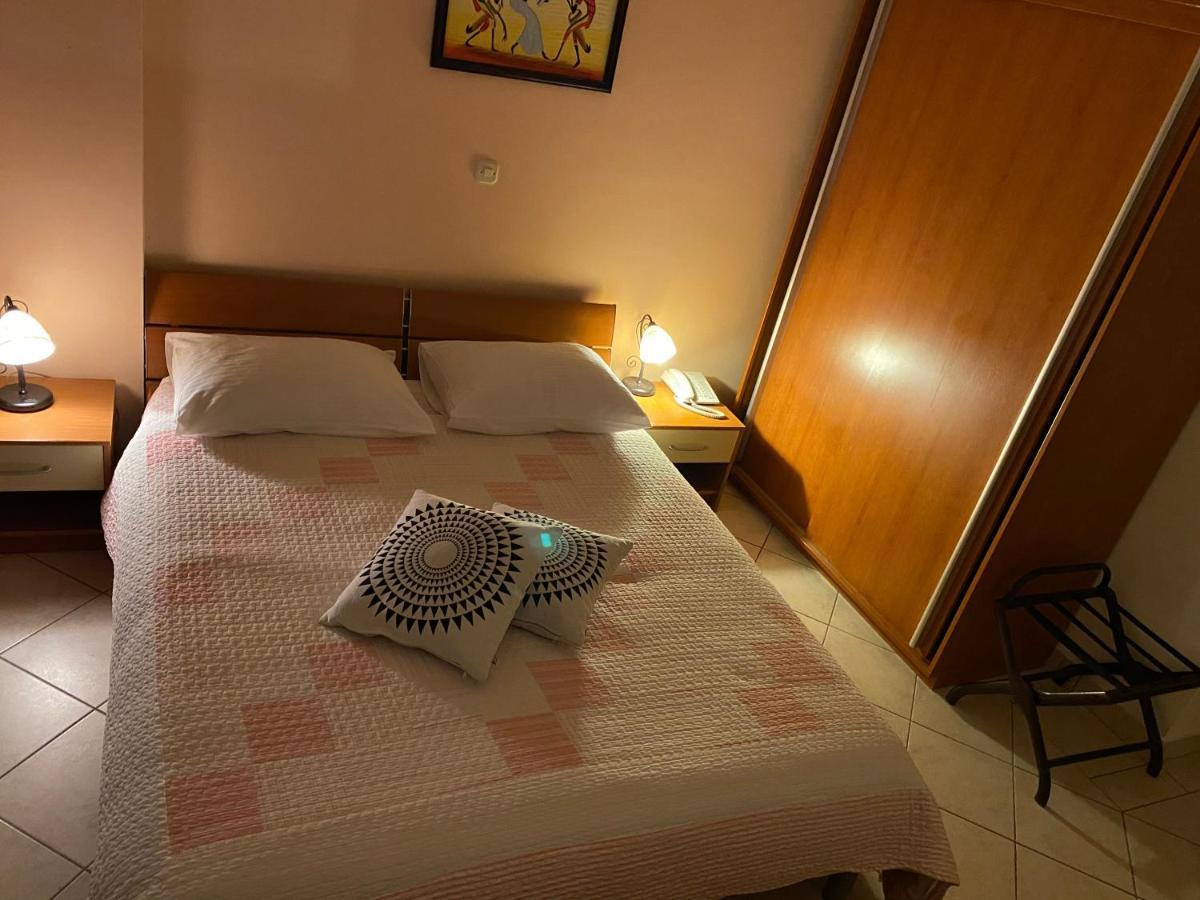 Hotel Aurora بولا المظهر الخارجي الصورة