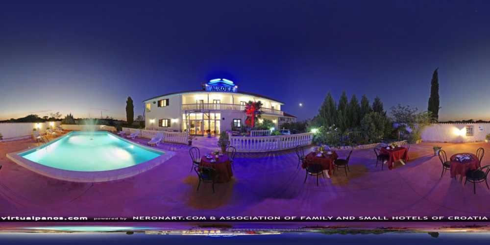 Hotel Aurora بولا المظهر الخارجي الصورة